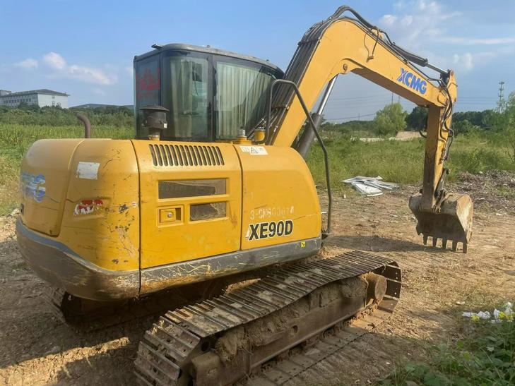 Buy XCMG XE75C Used Excavator / 1