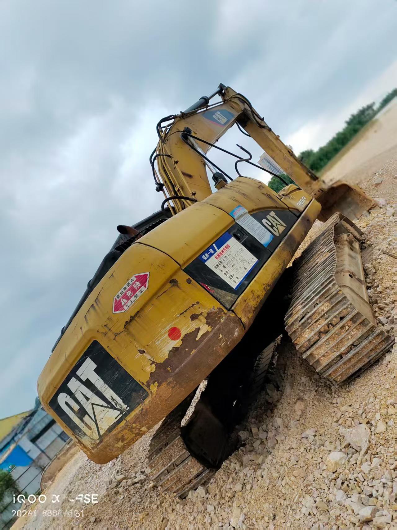 Buy Caterpillar 320D Used Excavator / 2