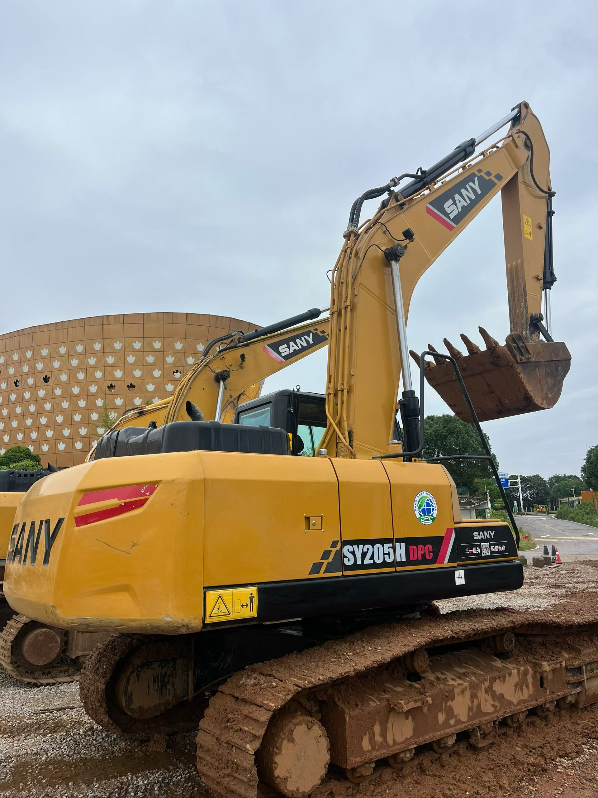 Buy Sany SY205C Used Excavator / 2