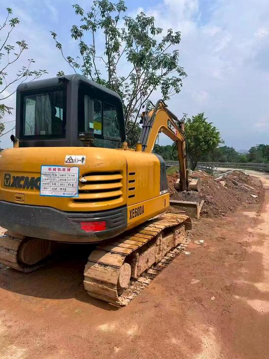 Buy XCMG XE60 Used Excavator / 1
