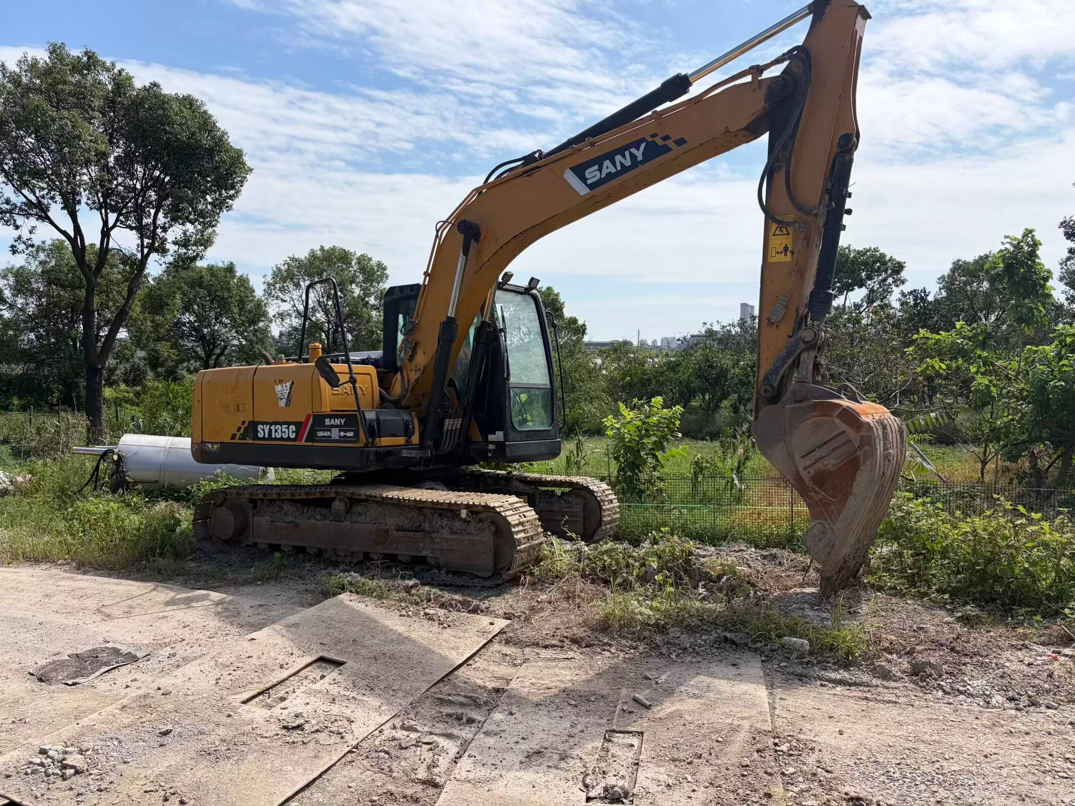 Buy Sany SY135 Used Excavator / 2