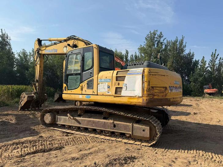 Buy Komatsu PC210 Used Excavator / 1