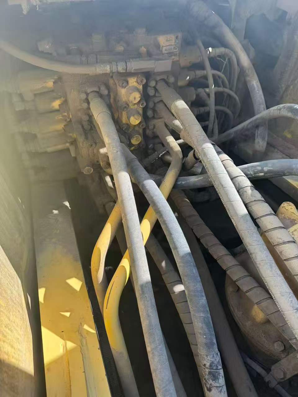 Buy Komatsu PC220-8 Used Excavator / 5