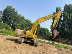 Buy Komatsu PC220 Used Excavator / 2 Buy Komatsu PC220 Used Excavator / 2