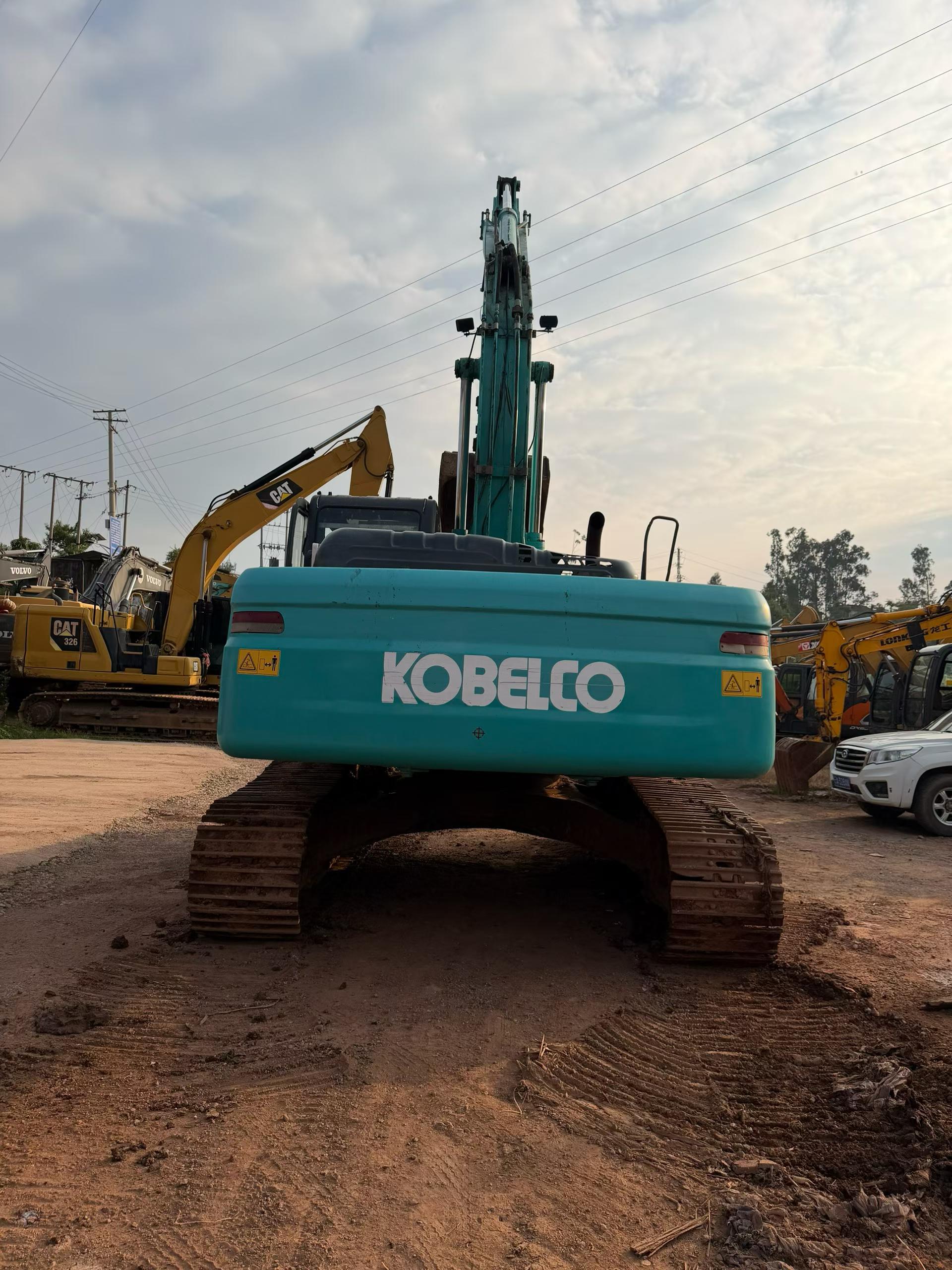 Buy Kobelco SK260 Used Excavator / 3