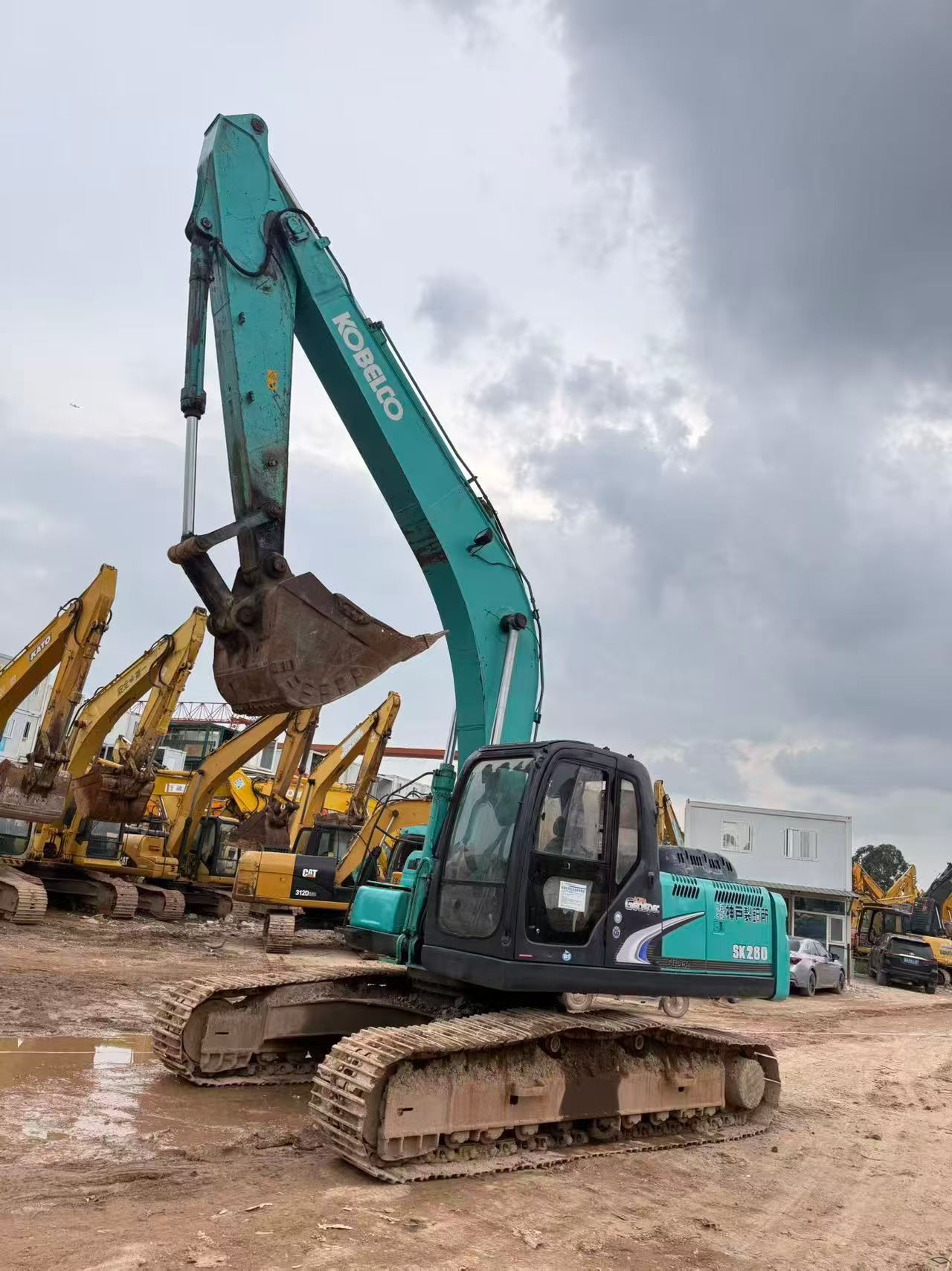 Buy Kobelco SK260LC-8 Used Excavator / 3
