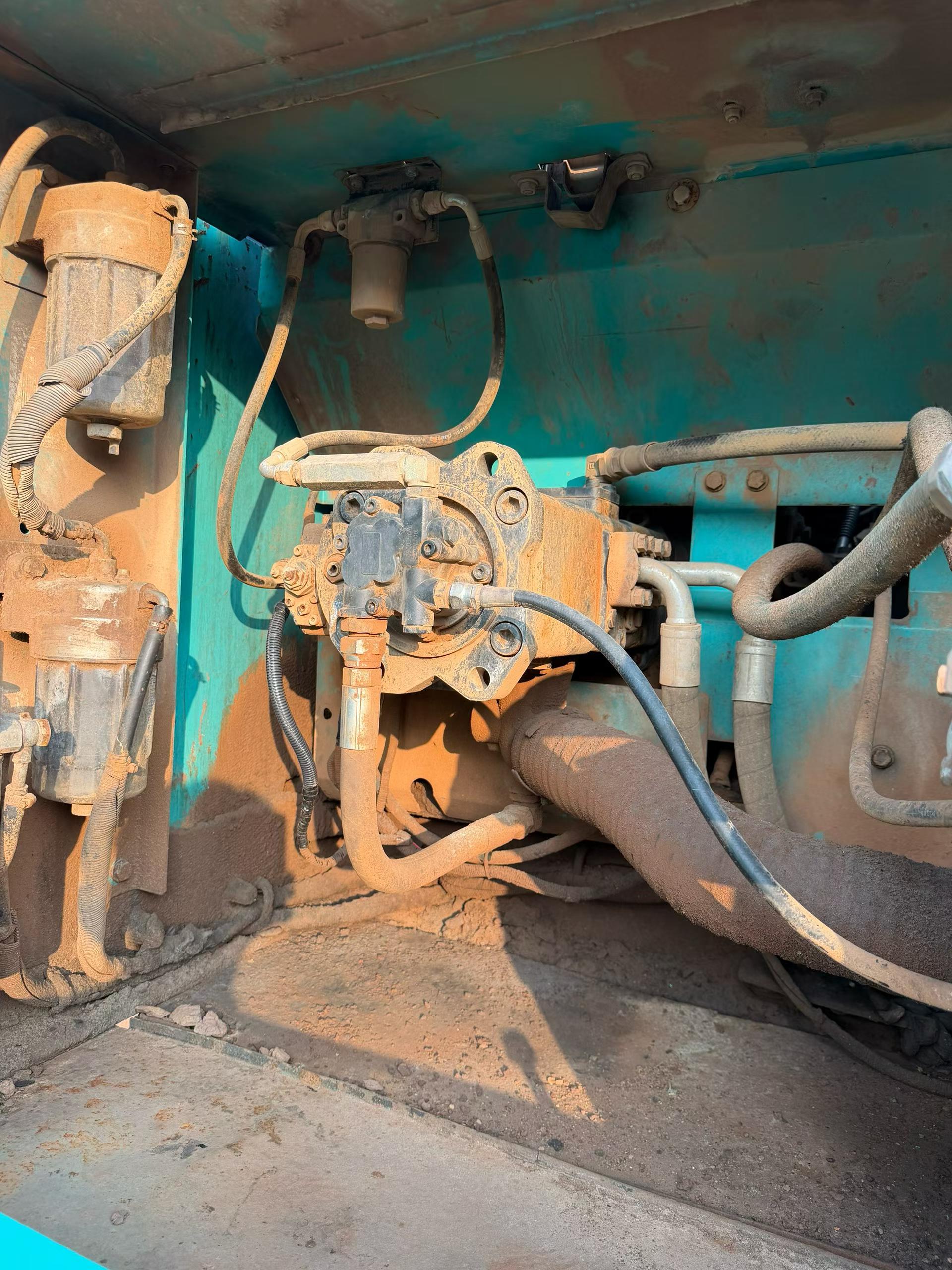 Buy Kobelco SK260 Used Excavator / 9