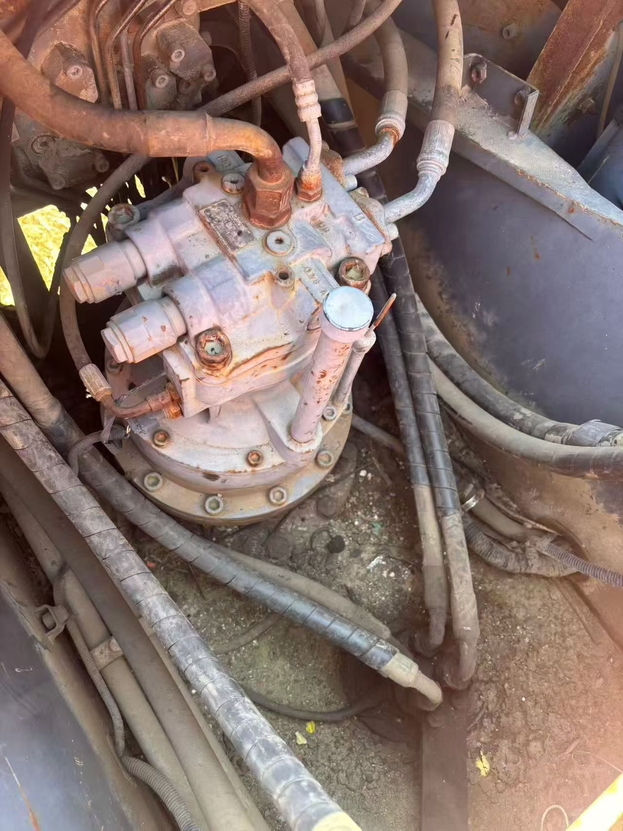 Buy Hitachi ZX200-3G Used Excavator / 4