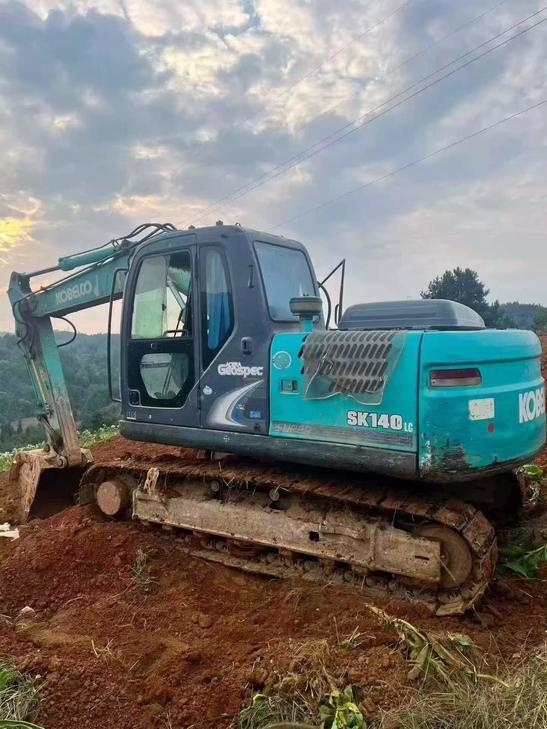 Buy Kobelco SK140 Used Excavator / 1