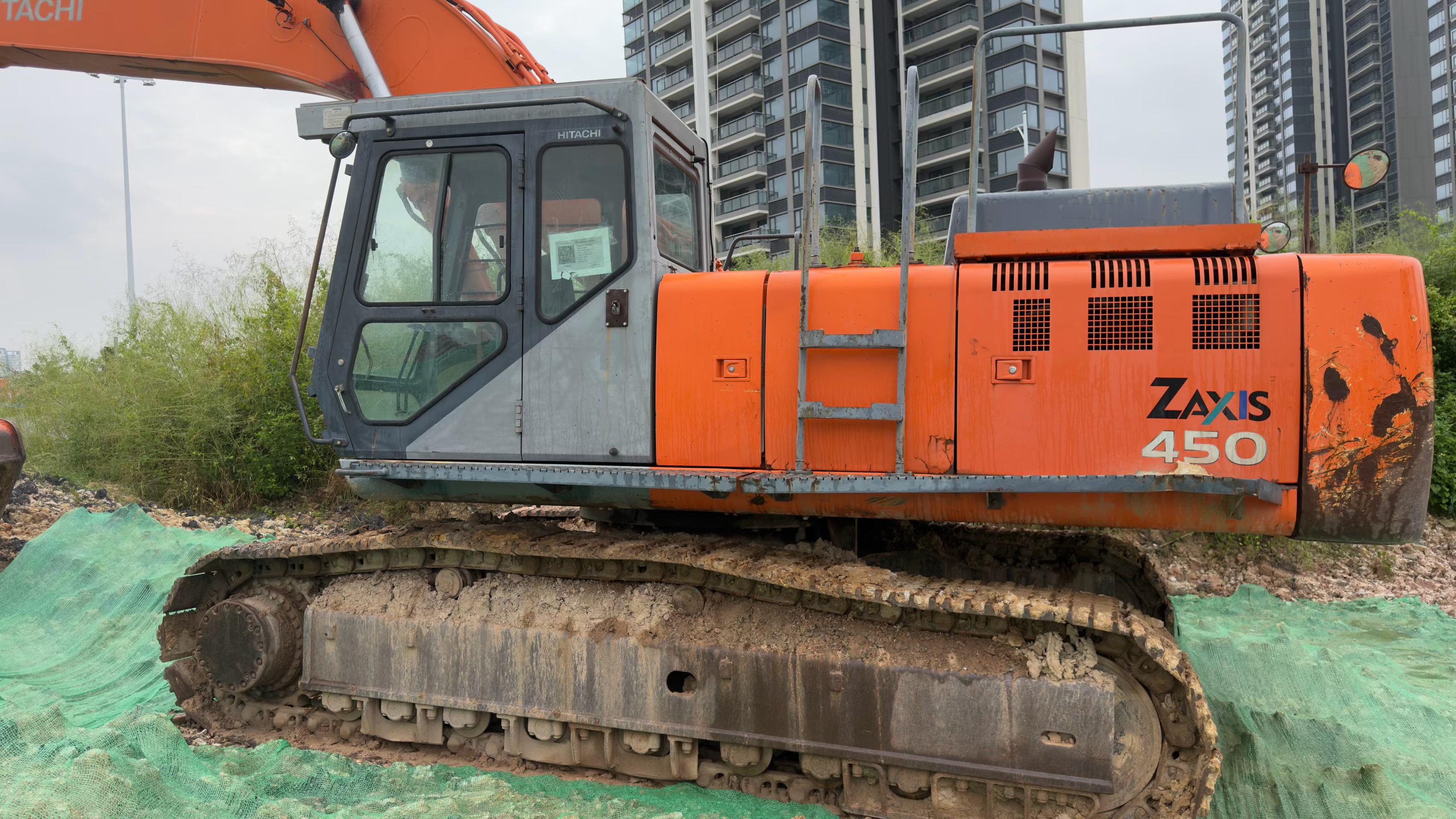 Buy Hitachi ZX200-6 Used Excavator / 2