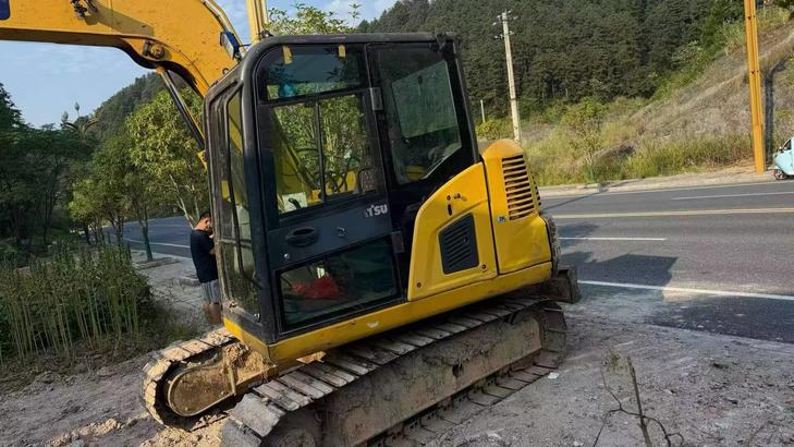 Buy Komatsu PC60-8 Used Excavator / 1