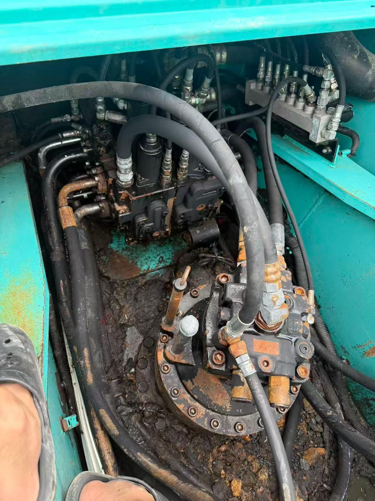 Buy Kobelco SK260LC-8 Used Excavator / 6
