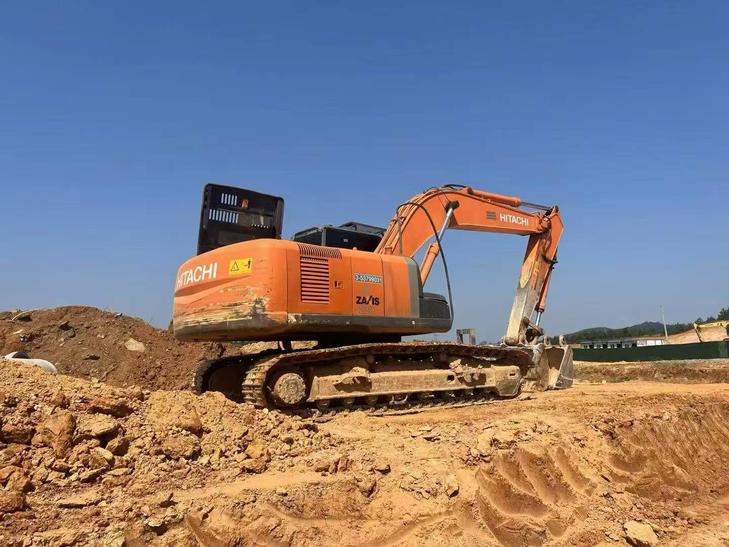 Buy Hitachi EX210-5 Used Excavator / 1