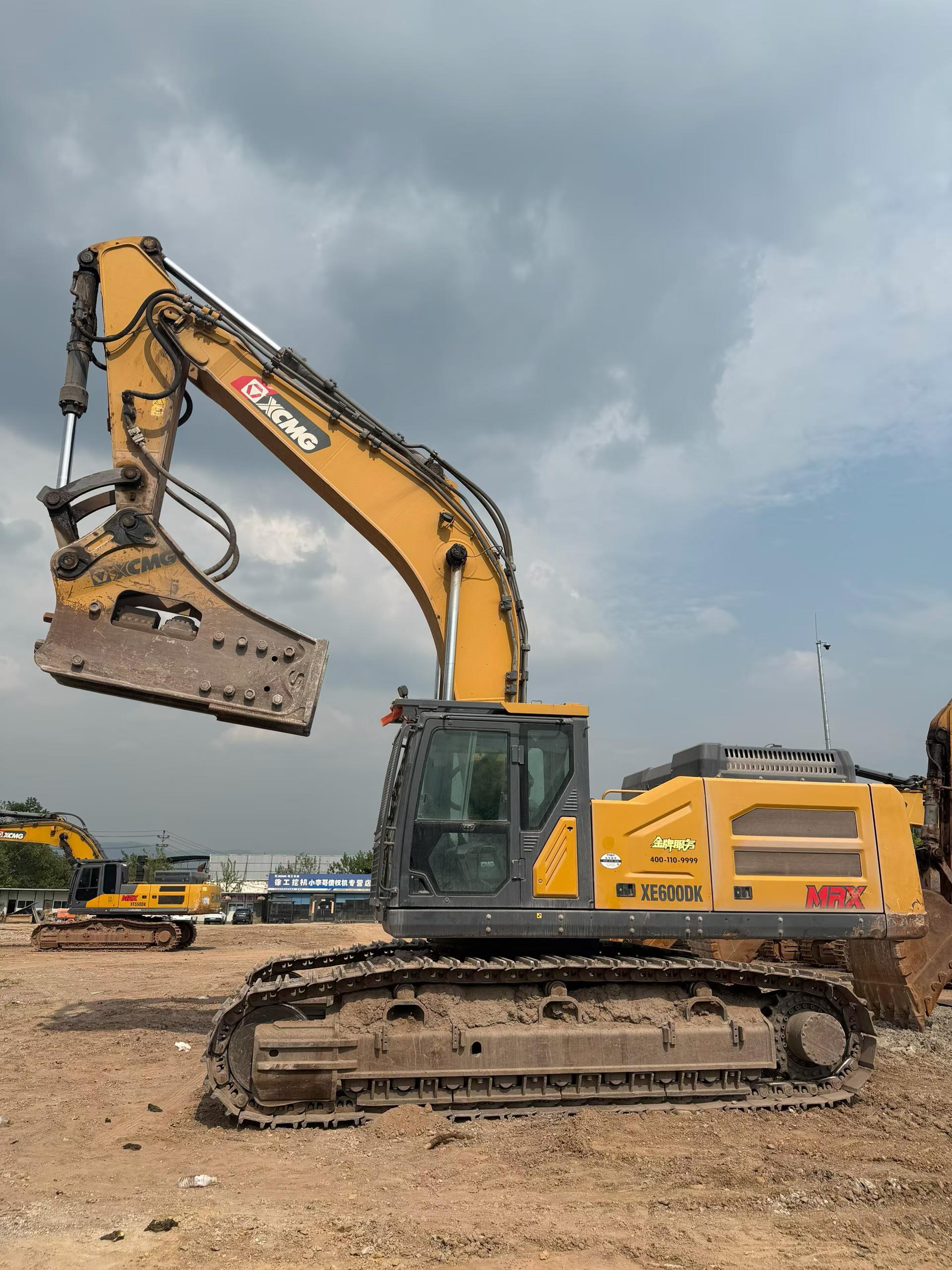 Buy XCMG XE600DK Used Excavator / 2