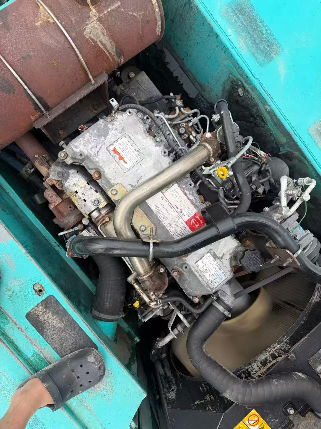 Buy Kobelco SK260LC-8 Used Excavator / 8