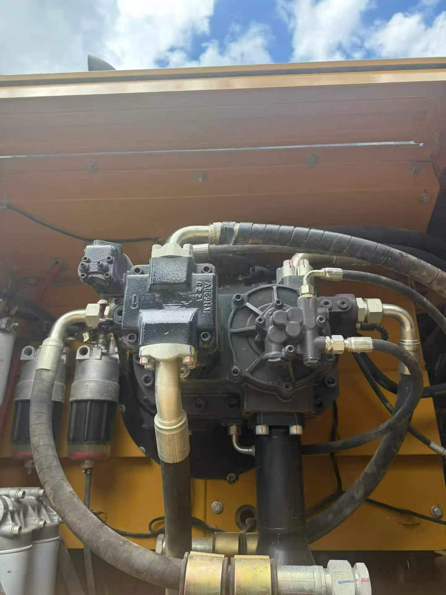 Buy Sany SY600HB Used Excavator / 2