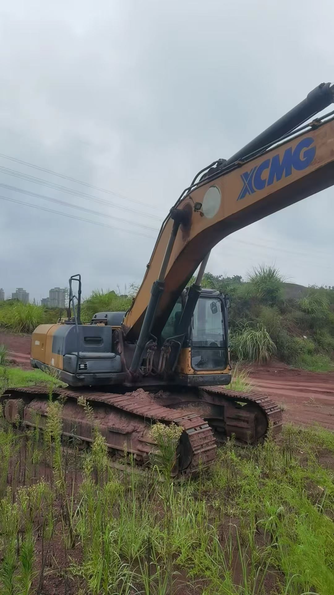 Buy XCMG XE7000 Used Excavator / 3
