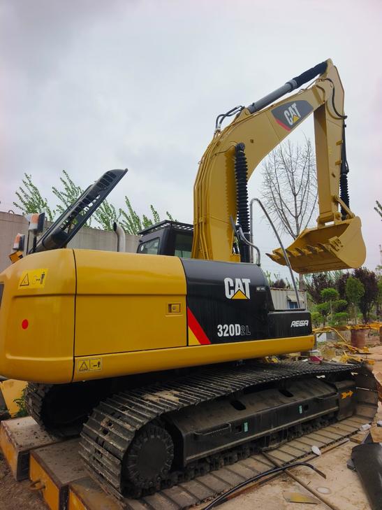 Buy Caterpillar Used Excavator / 1