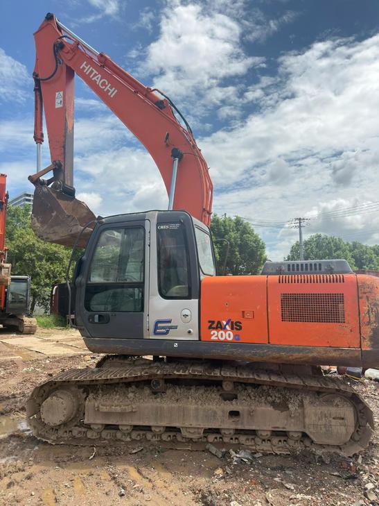 Buy Hitachi ZX200-3G Used Excavator / 1