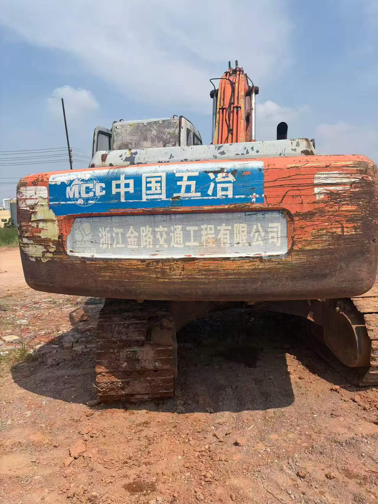 Buy Hitachi EX200-5 Used Excavator / 2