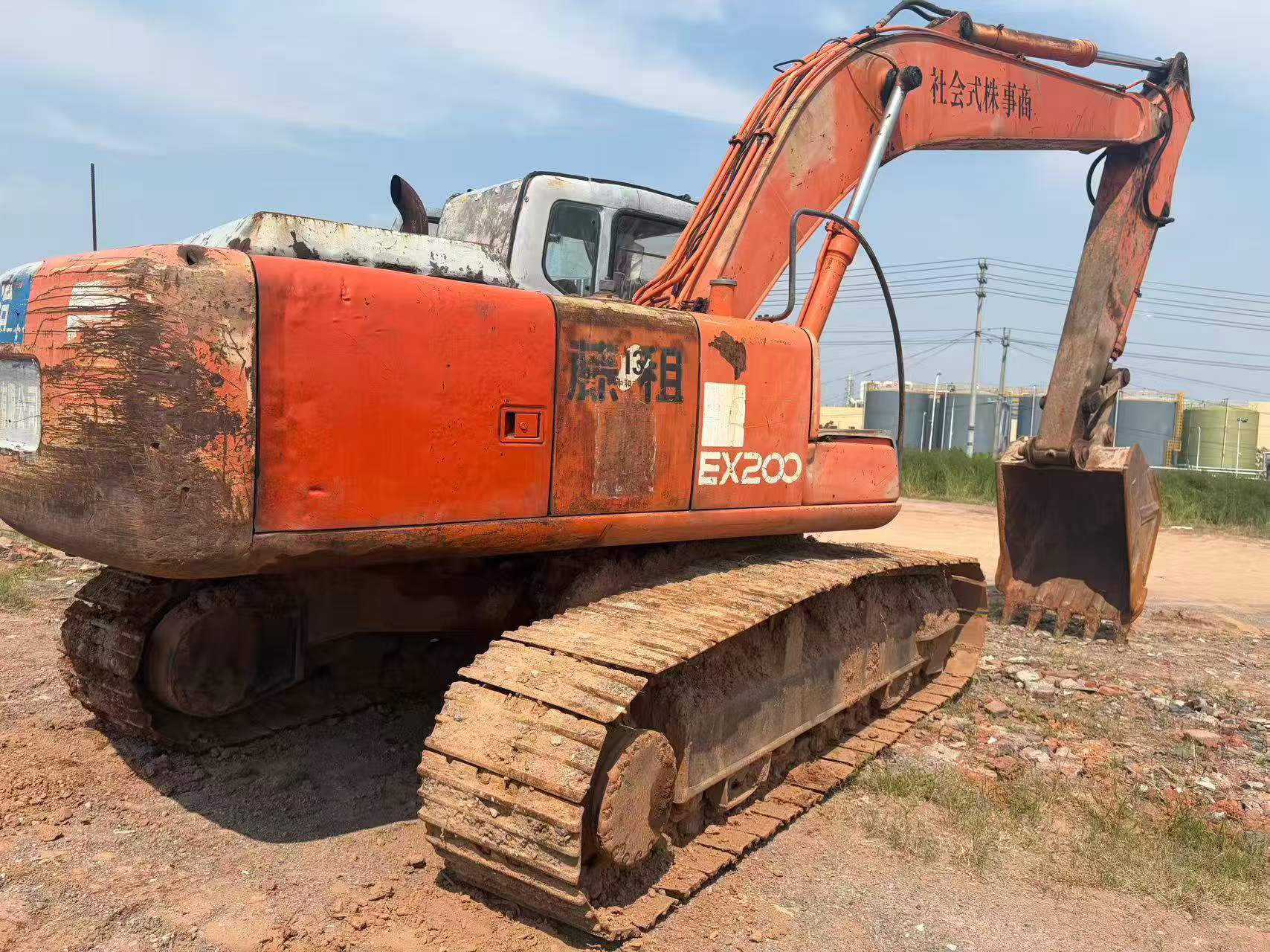 Buy Hitachi EX200-5 Used Excavator / 3