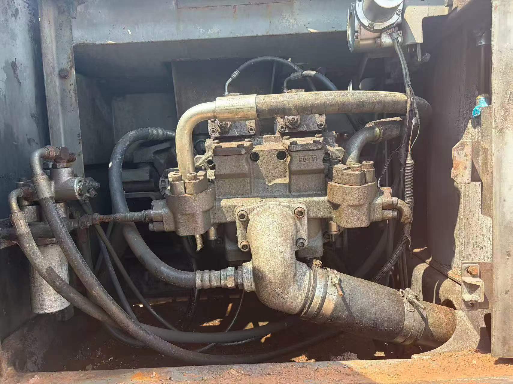 Buy Hitachi EX200-5 Used Excavator / 7