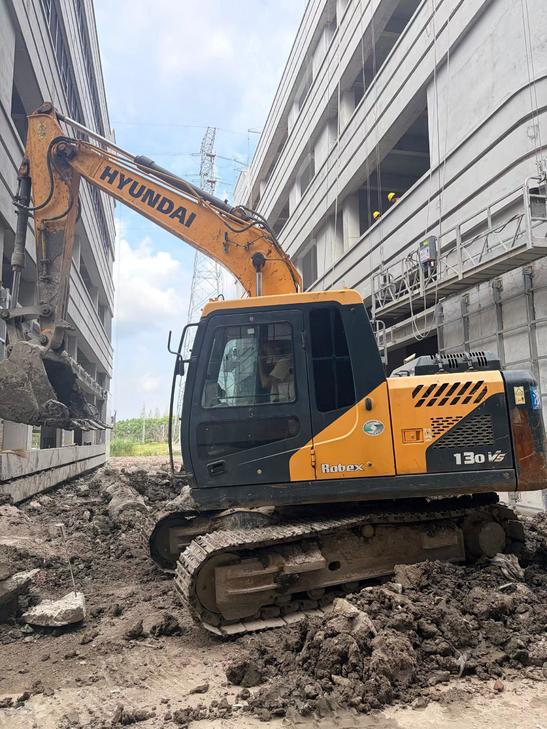 Buy Hyundai 110LVS Used Excavator / 1