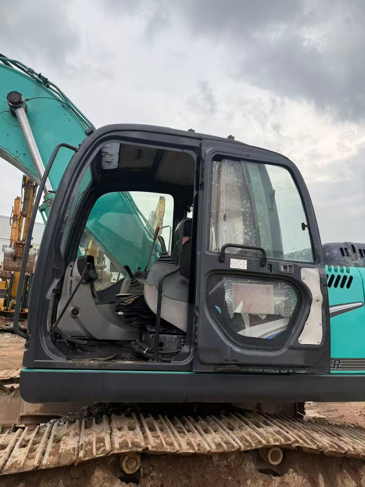 Buy Kobelco SK260LC-8 Used Excavator / 5