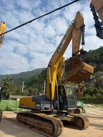 Buy XCMG XE270DK Used Excavator / 6 Buy XCMG XE270DK Used Excavator / 6