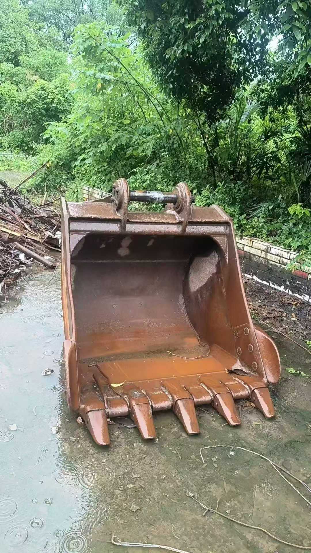 Buy Hyundai R215VS Used Excavator / 8