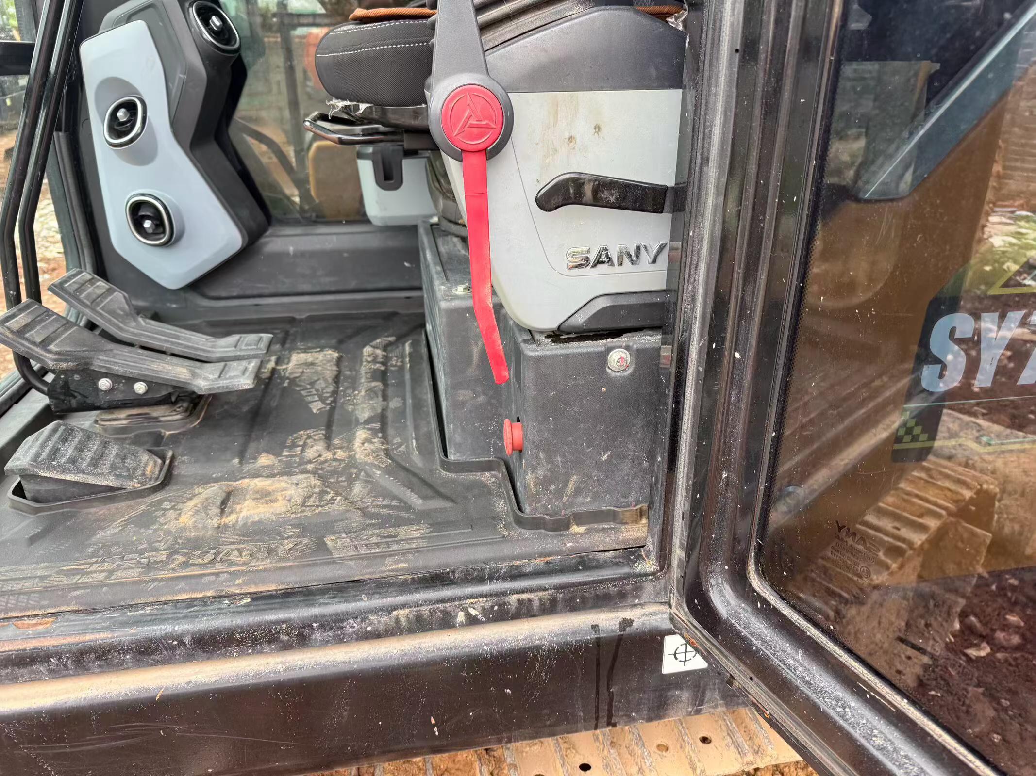 Buy Sany SY70C Used Excavator / 4