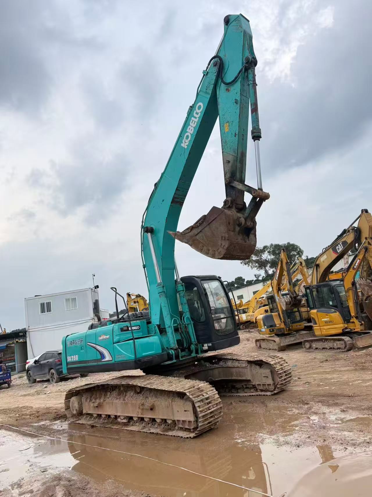 Buy Kobelco SK260LC-8 Used Excavator / 4