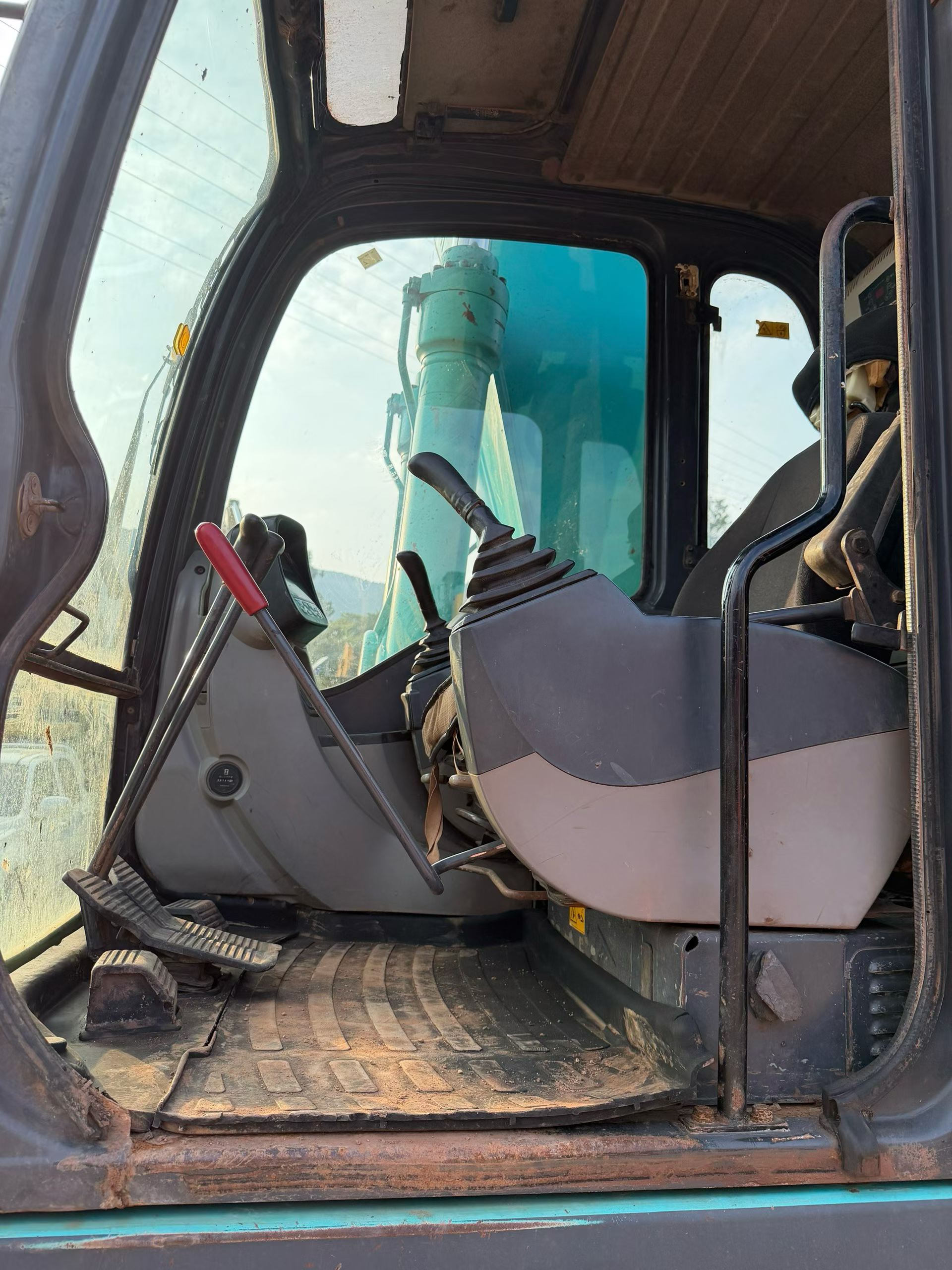 Buy Kobelco SK260 Used Excavator / 4