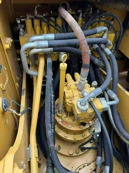 Buy Caterpillar 323D2L Used Excavator / 1