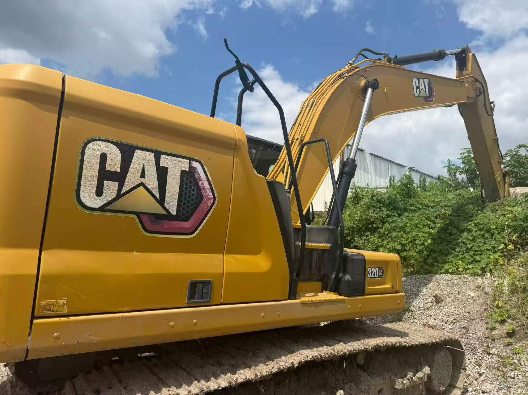 Buy Caterpillar 320GC Used Excavator / 9