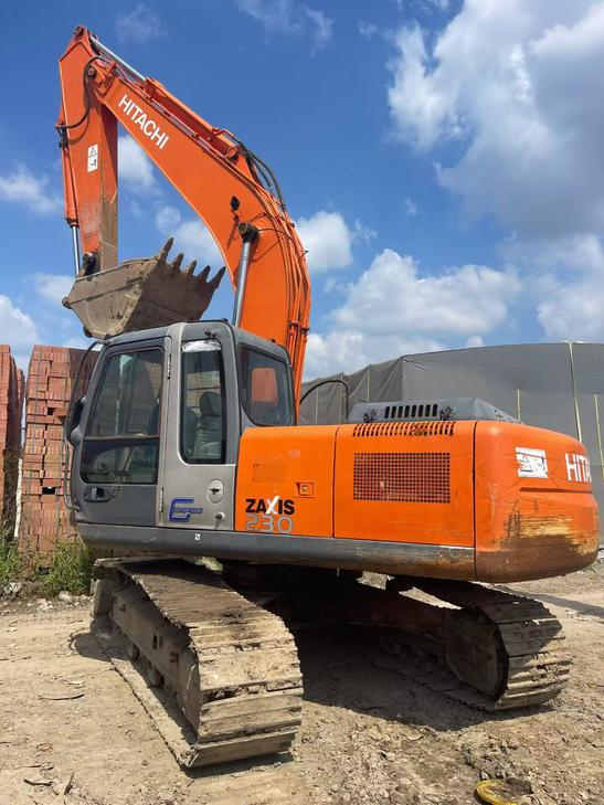 Buy Hitachi ZX200-3G Used Excavator / 1