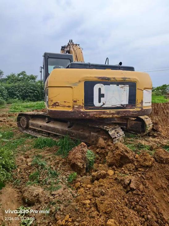 Buy Caterpillar 323 Used Excavator / 1