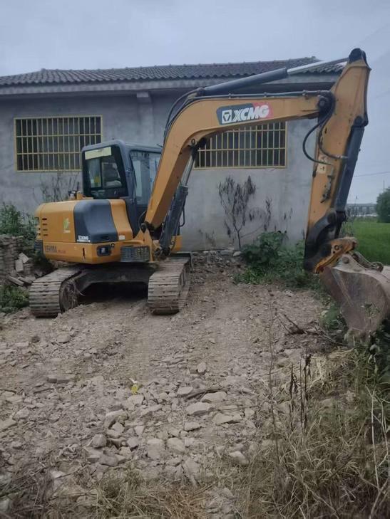 Buy XCMG XE60 Used Excavator / 1