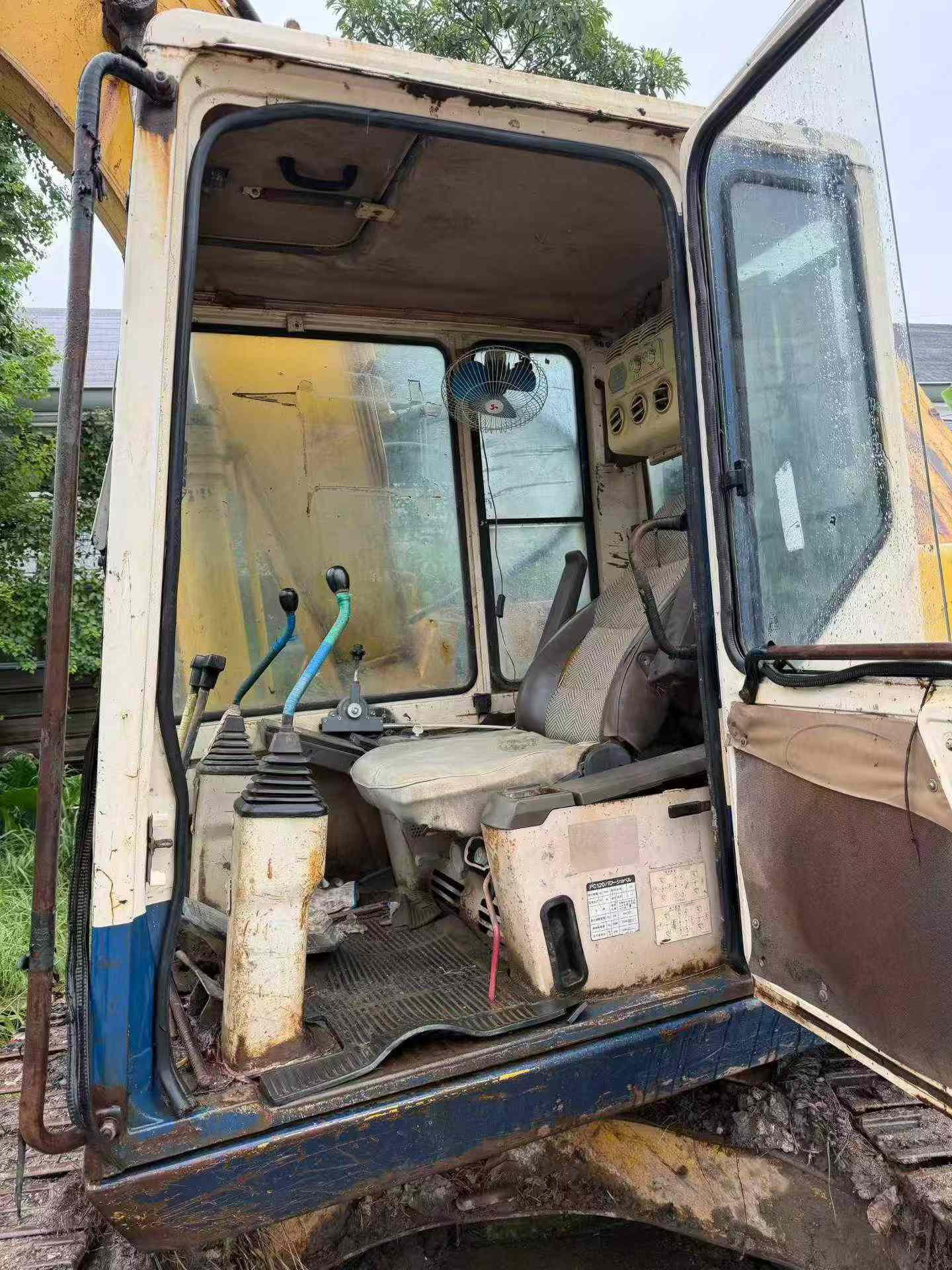 Buy Komatsu PC120-5 Used Excavator / 9
