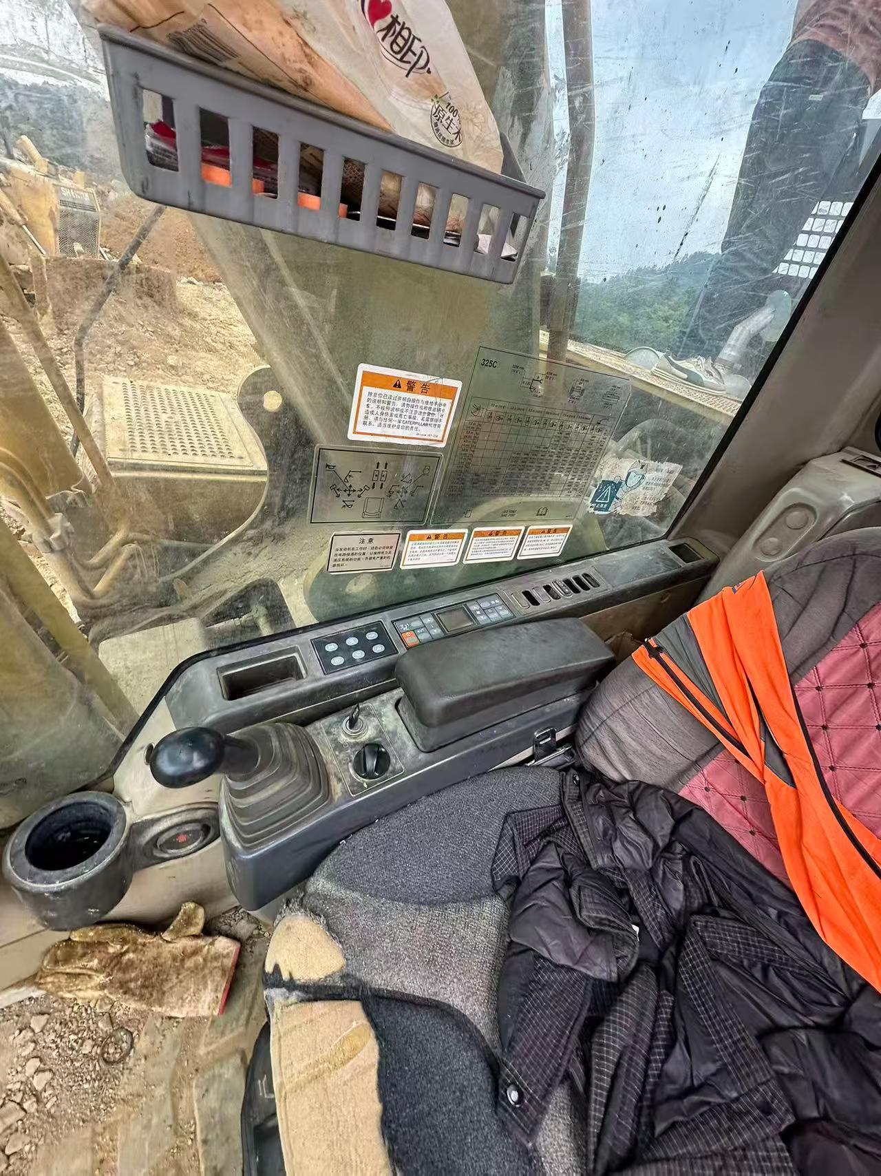 Buy Caterpillar 325C Used Excavator / 5