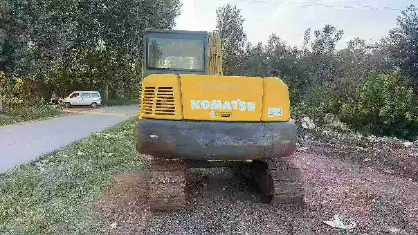 Buy Komatsu PC60-8 Used Excavator / 4