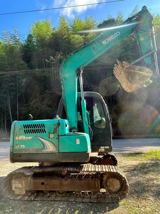 Buy Kobelco SK75 Used Excavator / 1