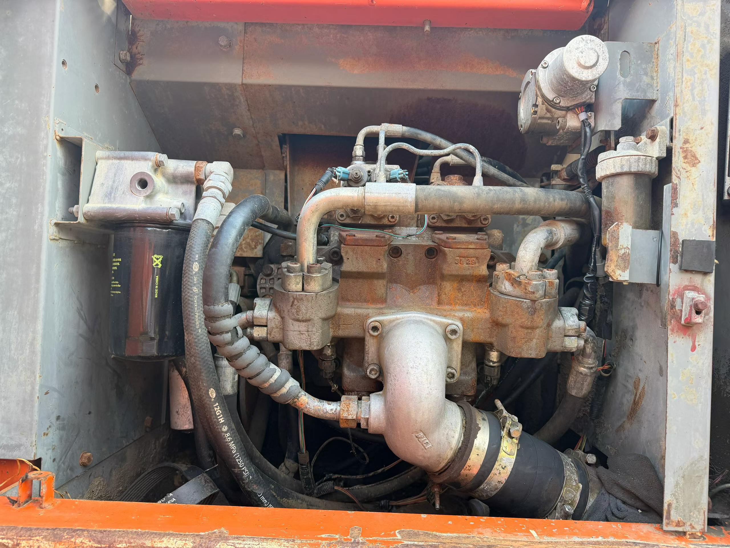 Buy Hitachi ZX200-6 Used Excavator / 4