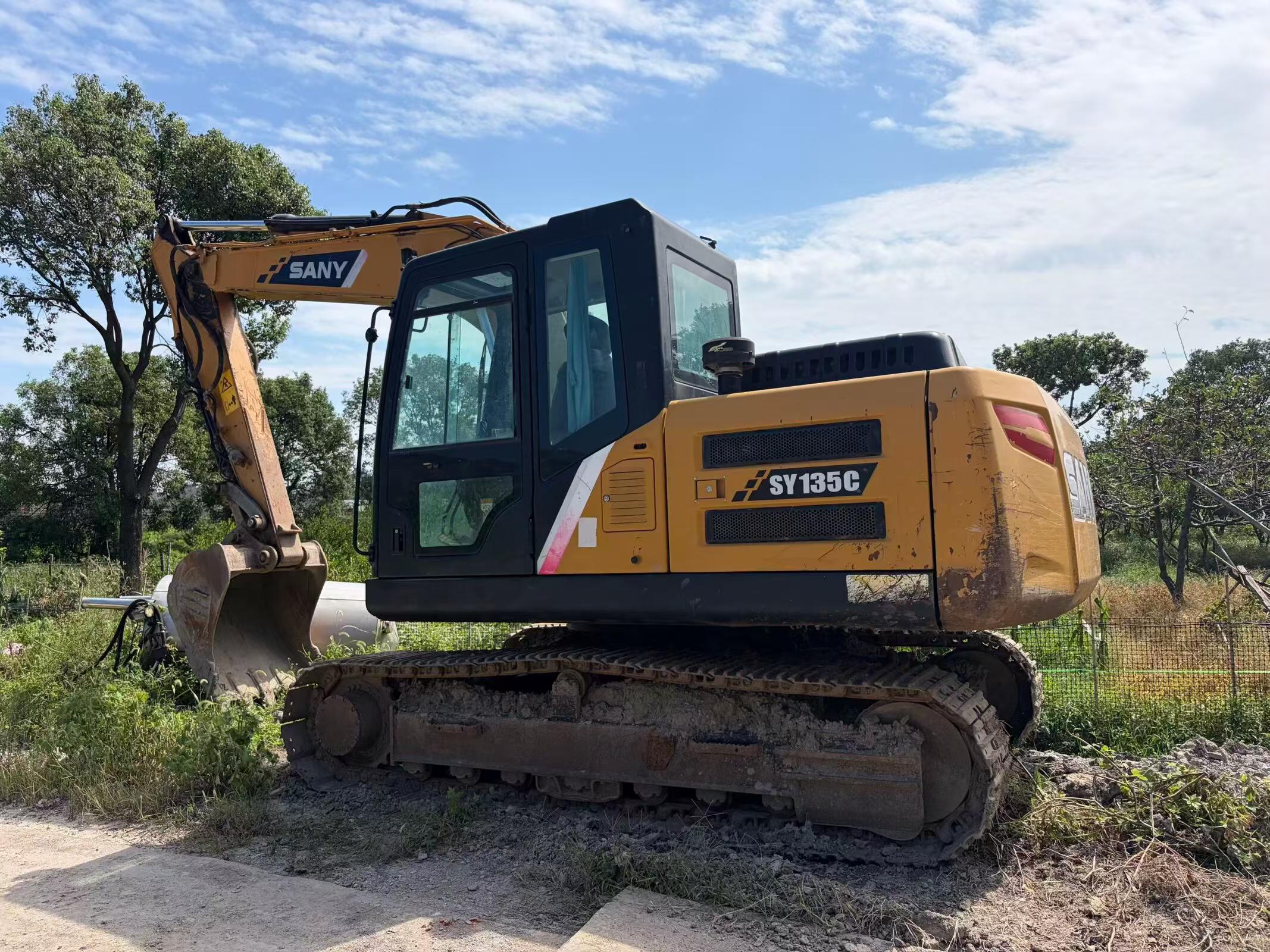 Buy Sany SY135 Used Excavator / 3