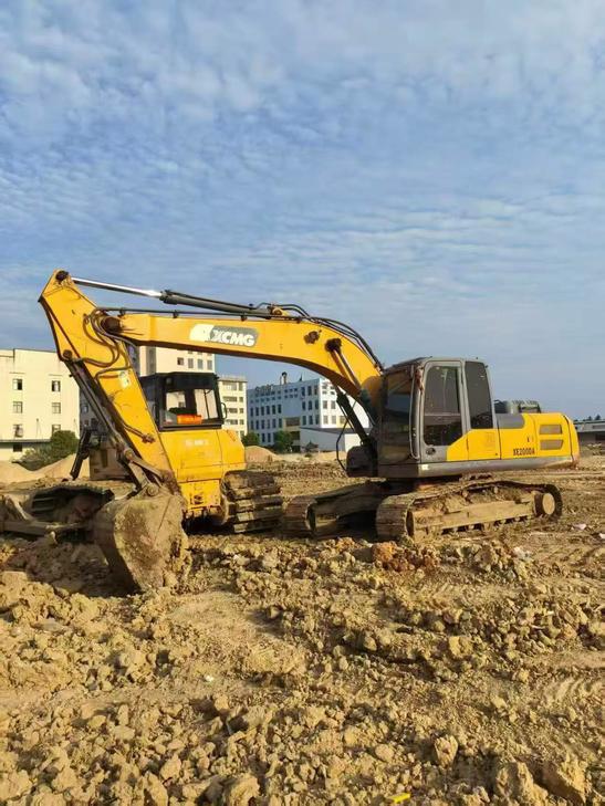 Buy XCMG XE200DA Used Excavator / 1