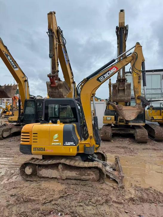 Buy XCMG XE60 Used Excavator / 1