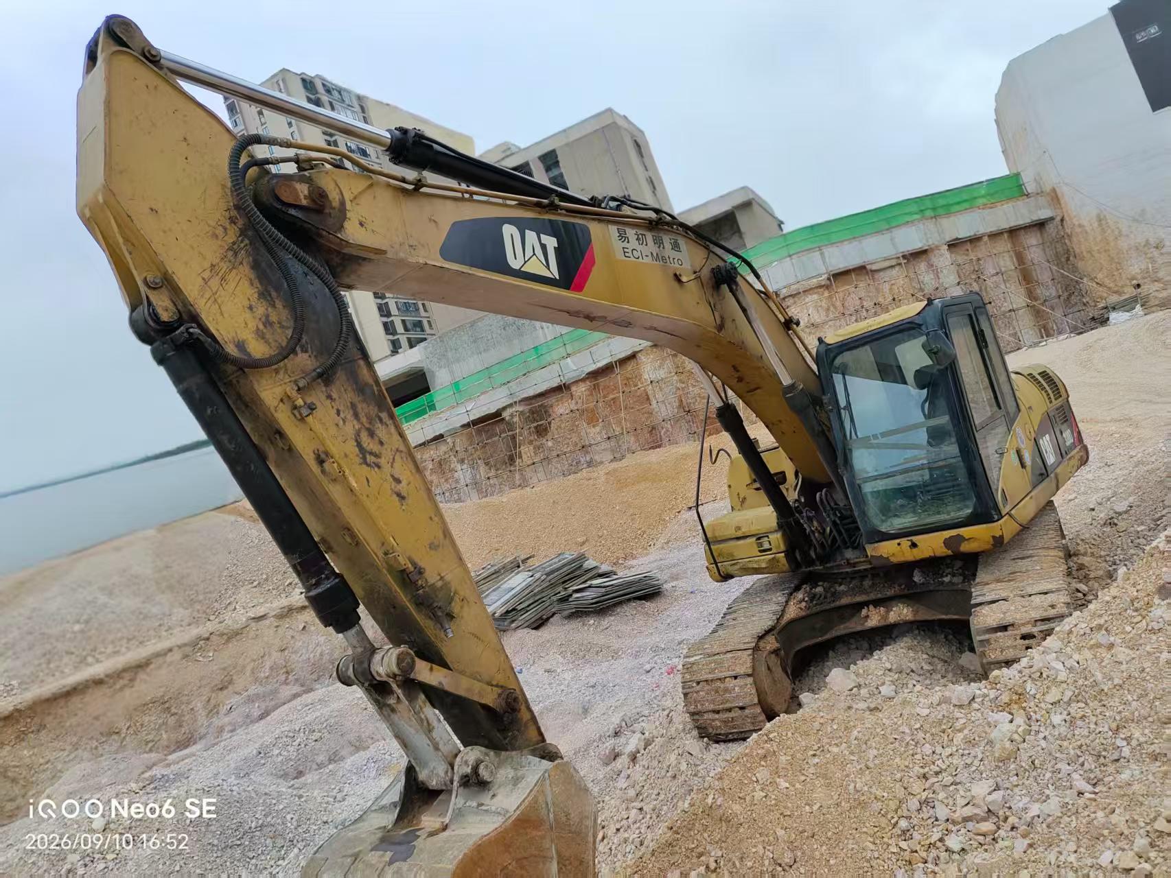 Buy Caterpillar 320D Used Excavator / 3