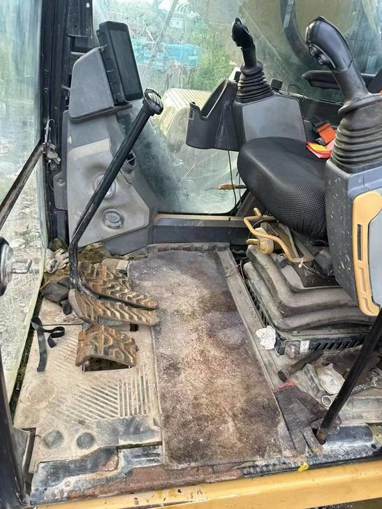 Buy Caterpillar 349E Used Excavator / 1