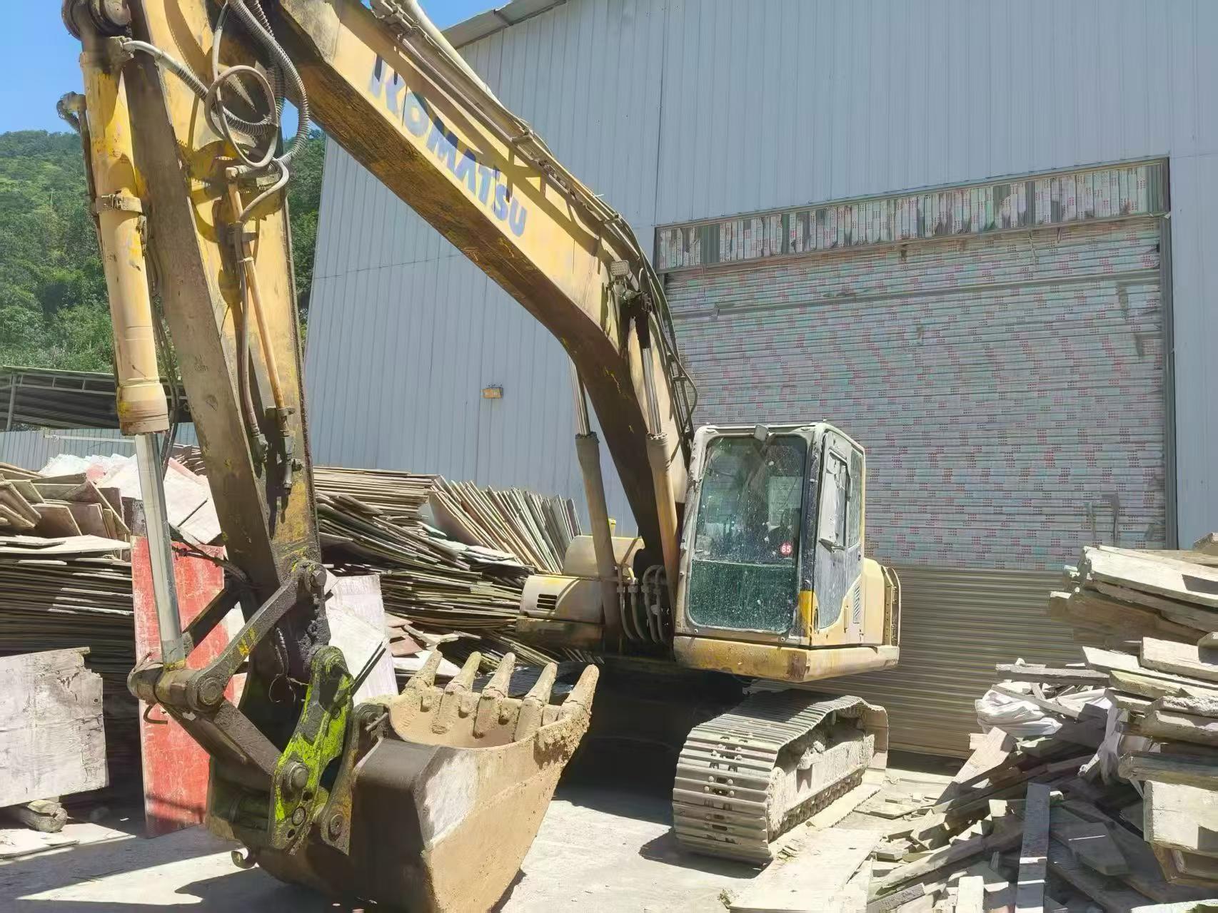 Buy Komatsu PC200-8 Used Excavator / 6