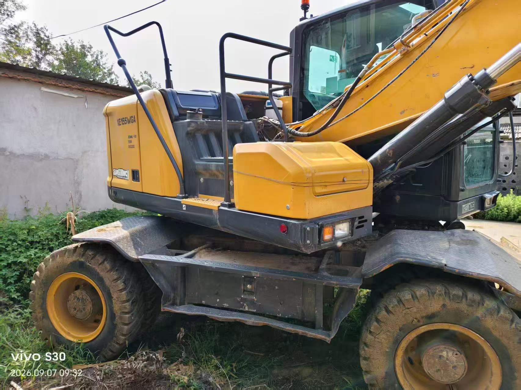 Buy XCMG XE155D Used Excavator / 2